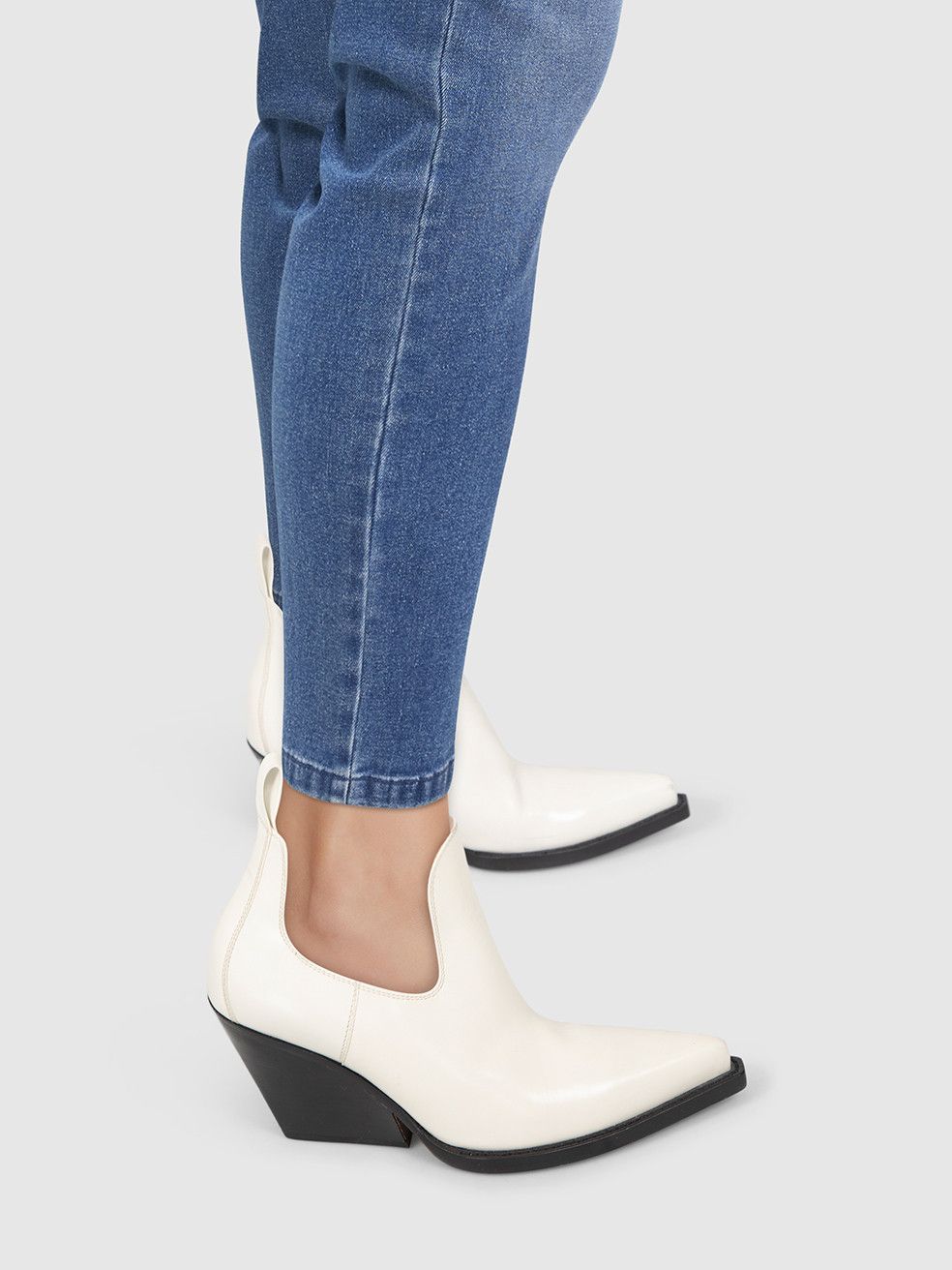 Bottega Veneta White Leather Ankle Cut Out Boots Size US 7 / IT 37 - 2 Thumbnail