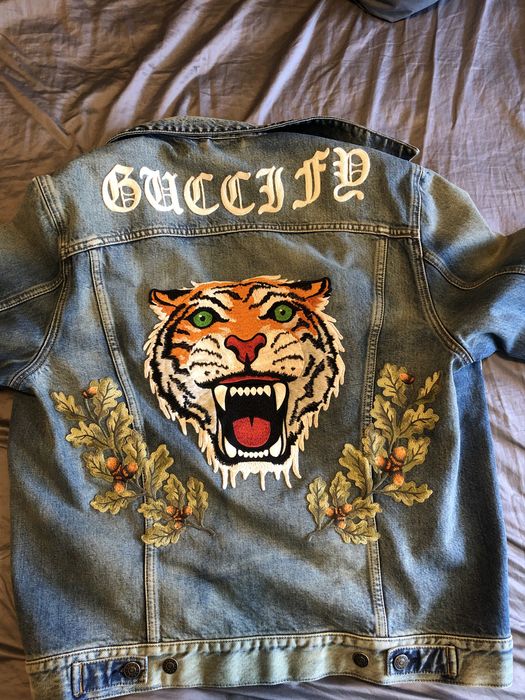 Gucci tiger jean on sale jacket