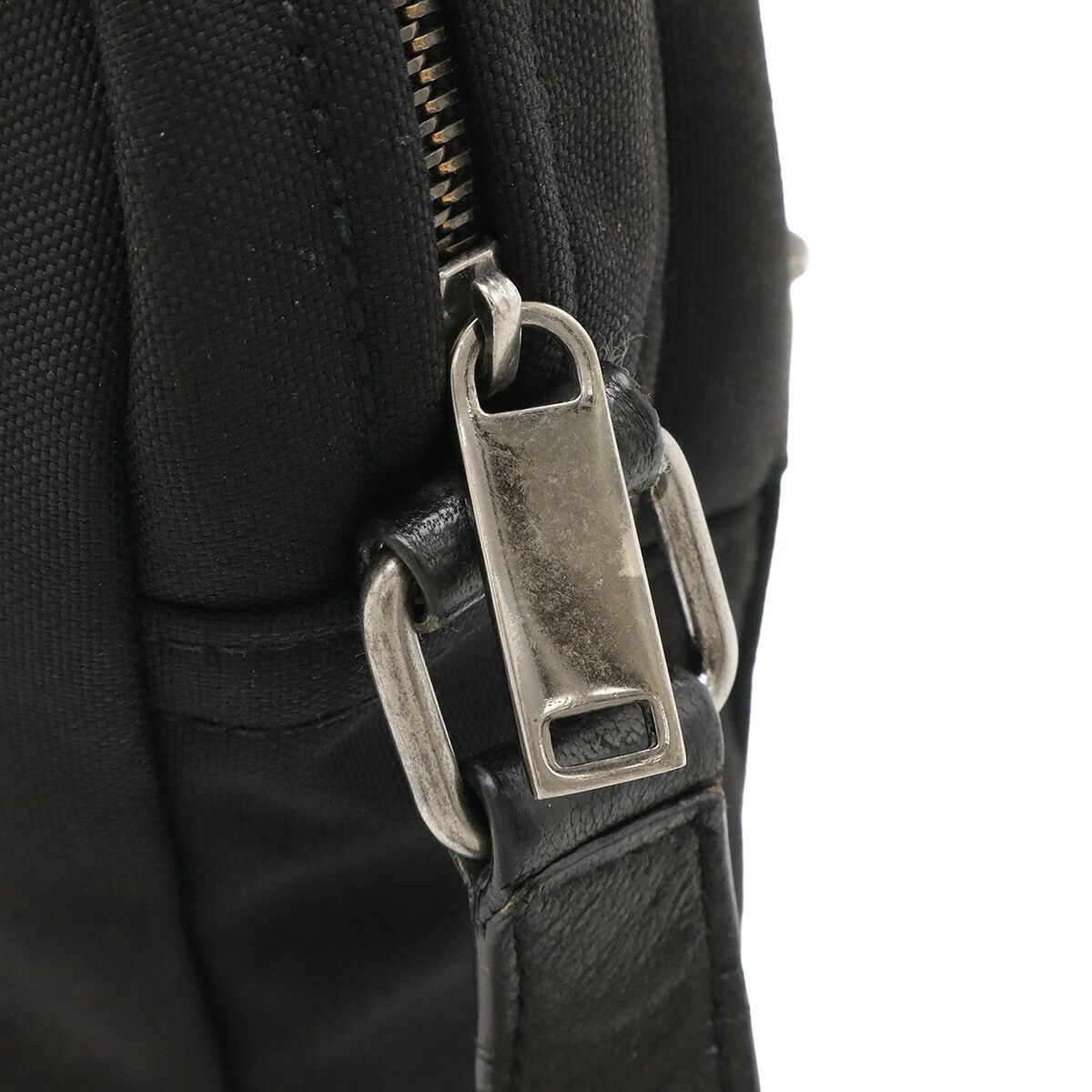 Yves Saint Laurent Yves Saint Laurent Saint Laurent Canvas Leather Shoulder Bag Canvas Shoulder Bag 581700 DUTY FREE for USA Size ONE SIZE - 4 Thumbnail