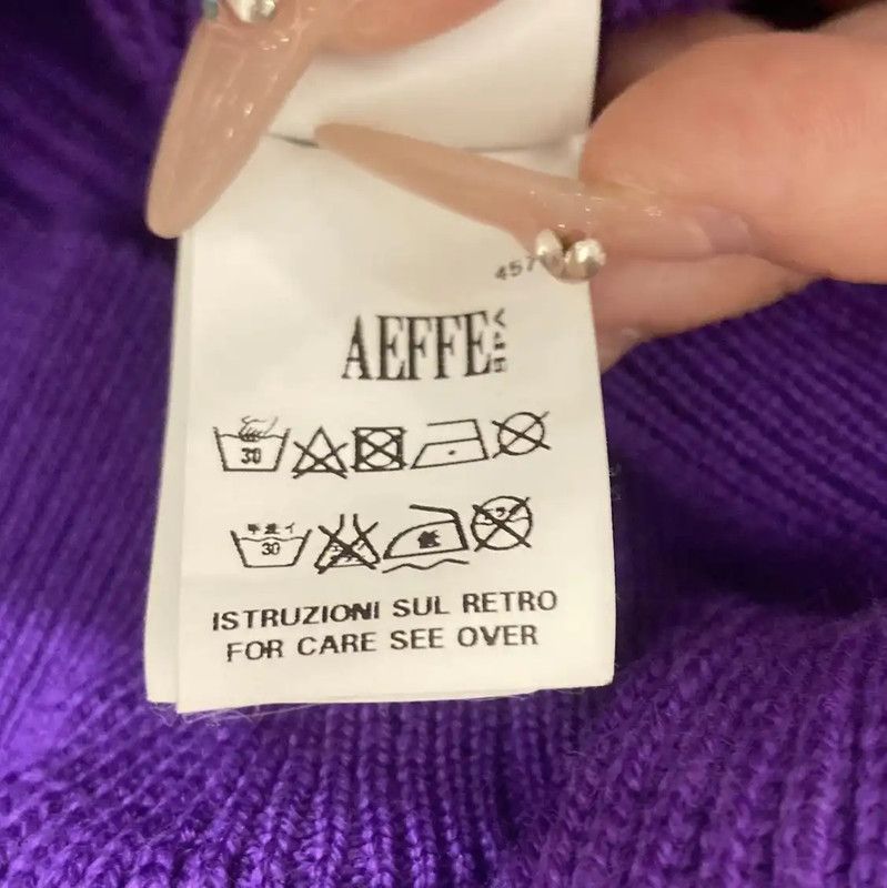 Moschino Moschino Purple Knit Sweater with Embellishments 0089 Size M / US 6-8 / IT 42-44 - 4 Thumbnail