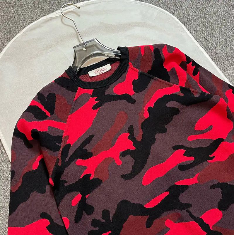 Valentino Valentino Red Camo Sweatshirt for Women 0089 Size M / US 6-8 / IT 42-44 - 4 Thumbnail
