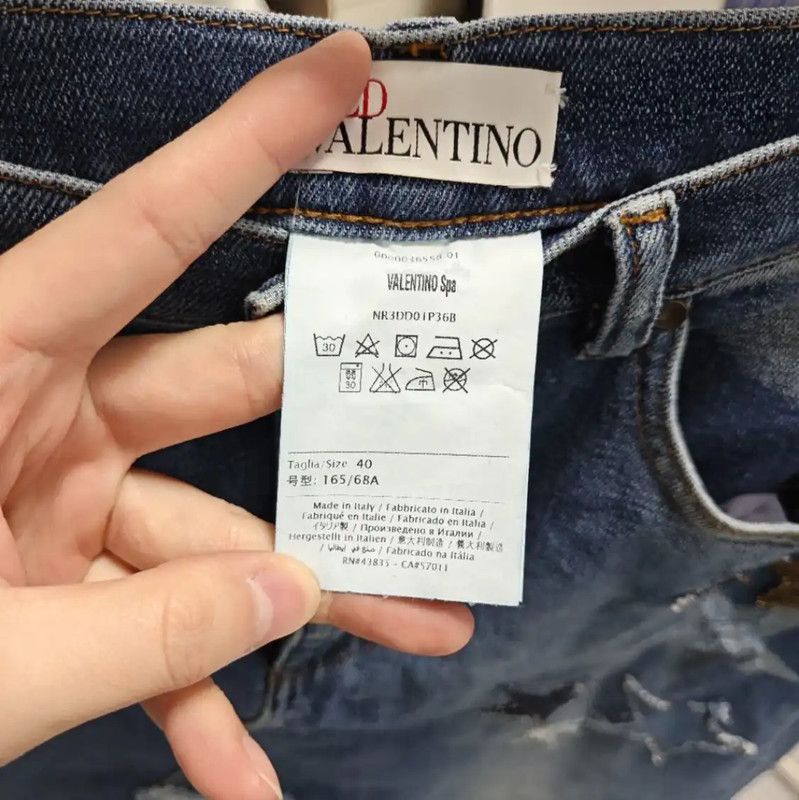 Valentino Valentino Blue Denim Skirt with Star Embellishments 0089 Size 28" / US 6 / IT 42 - 4 Thumbnail