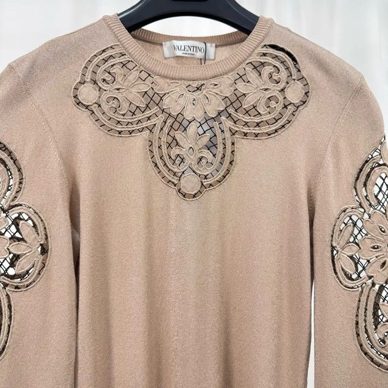 Valentino Valentino Long Sleeve Embroidered Top in Blush 0089 Size M / US 6-8 / IT 42-44 - 3 Thumbnail
