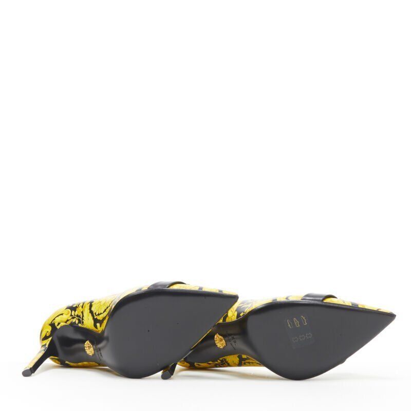 Versace new VERSACE 1992 Tribute Baroque Hibiscus barocco Medusa leather pump EU36.5 Size US 6.5 / IT 36.5 - 6 Thumbnail
