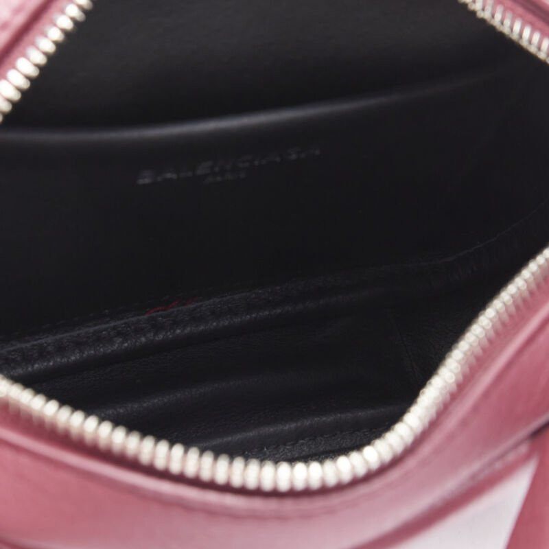 Balenciaga new BALENCIAGA Demna Everyday Camera XS burgundy red logo camera crossbody bag Size ONE SIZE - 12 Thumbnail