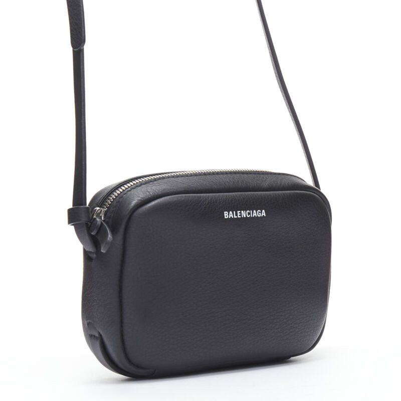 Balenciaga new BALENCIAGA Demna Everyday Camera XS black leather logo print crossbody bag Size ONE SIZE - 3 Thumbnail