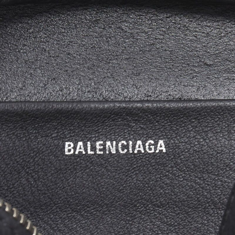 Balenciaga new BALENCIAGA Demna Everyday Camera XS black leather logo print crossbody bag Size ONE SIZE - 11 Thumbnail