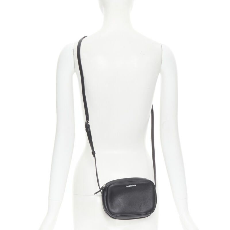 Balenciaga new BALENCIAGA Demna Everyday Camera XS black leather logo print crossbody bag Size ONE SIZE - 2 Thumbnail