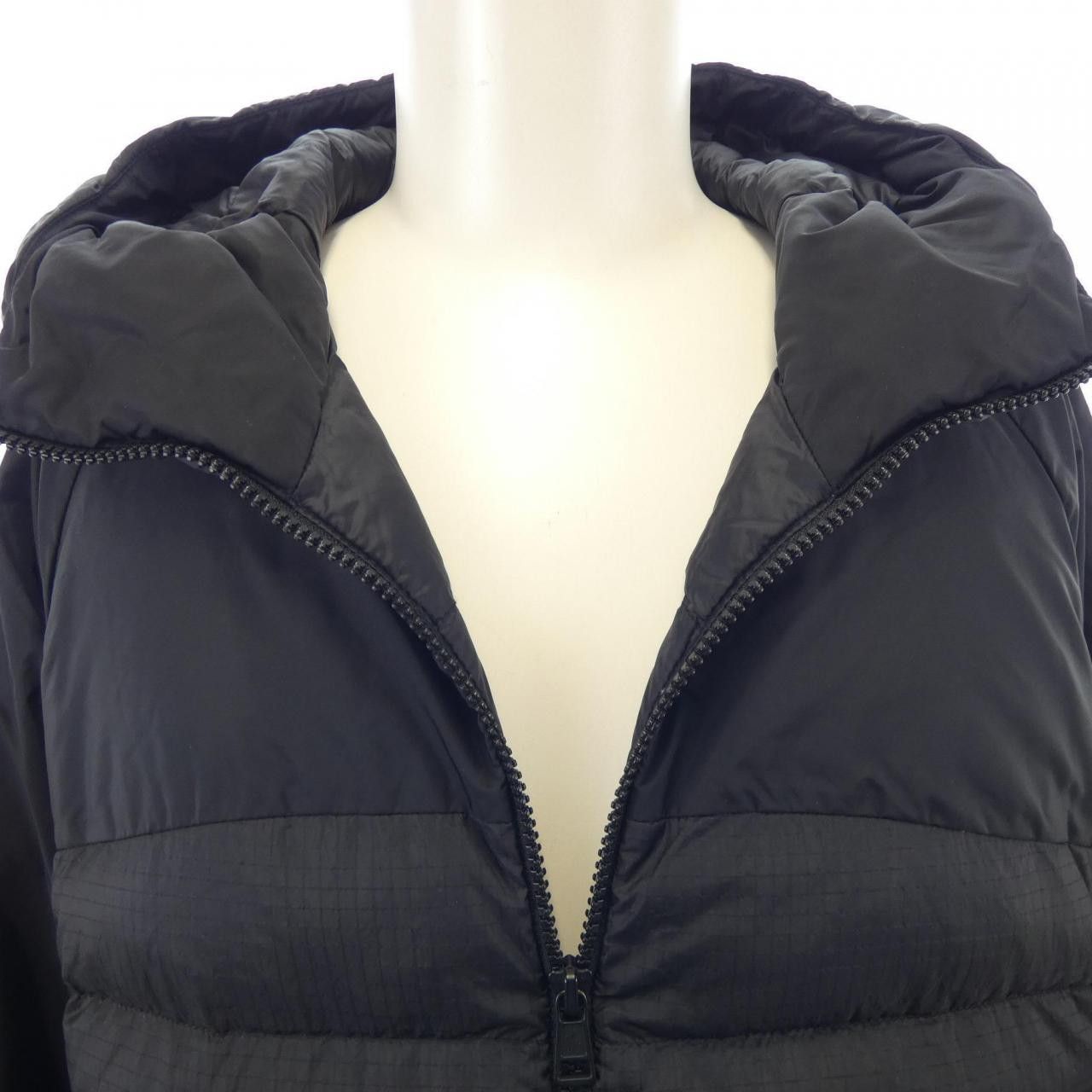 Moncler Moncler Moncler GLOAS Down Jacket Others Outerwear GLOAS DUTY FREE for USA Size ONE SIZE - 6 Thumbnail