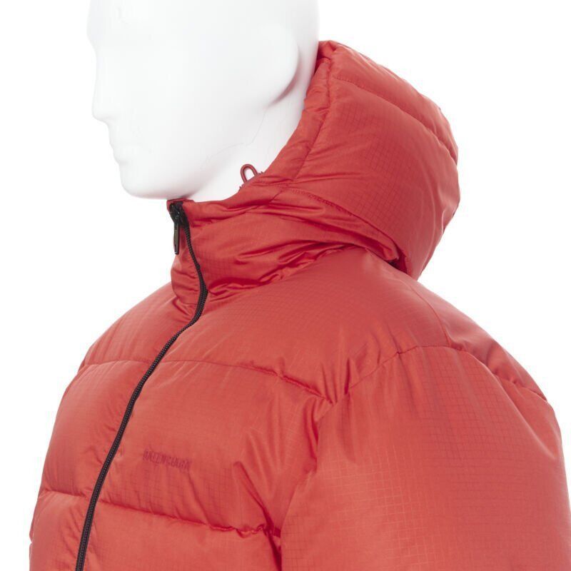 Balenciaga new BALENCIAGA DEMNA red grid nylon logo cropped zip down puffer jacket EU50 L Size US L / EU 52-54 / 3 - 9 Thumbnail