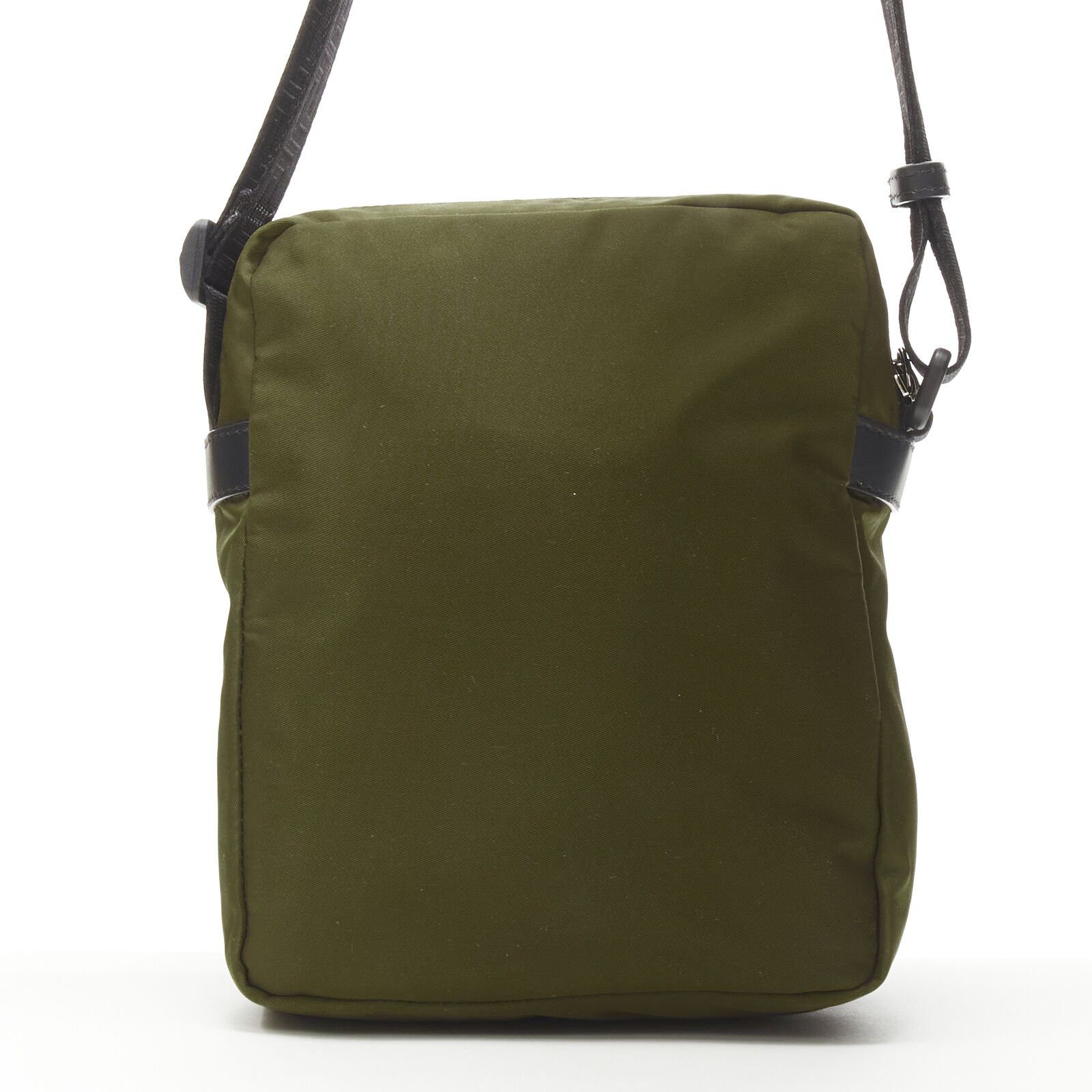 Versace new VERSACE reflective logo green nylon Greca strap crossbody messenger bag Size ONE SIZE - 5 Thumbnail