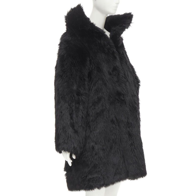 Balenciaga runway BALENCIAGA Demna 2019 Runway black faux fur Swing off shoulder coat FR34 Size S / US 4 / IT 40 - 3 Thumbnail