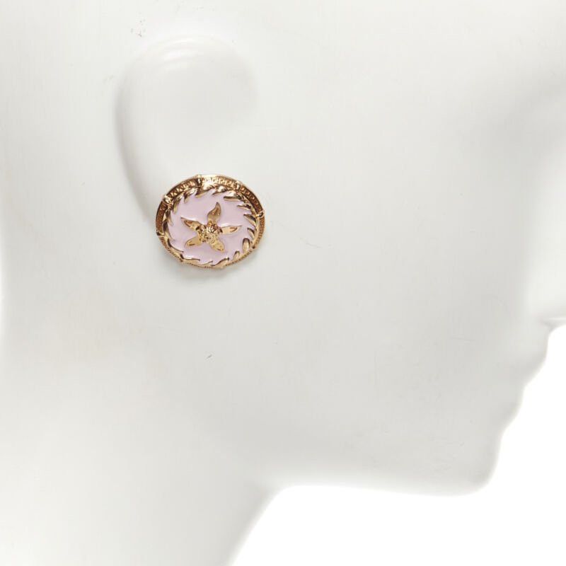 Versace VERSACE 2021 Runway Tresor De La Mer pink enamel gold Greca starfish earring Size ONE SIZE - 3 Thumbnail
