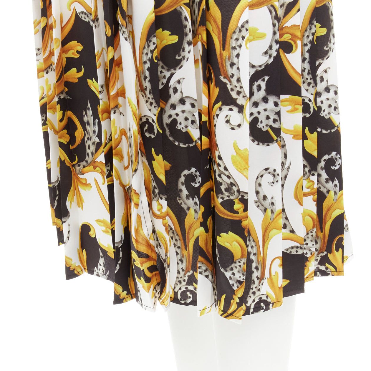 Versace VERSACE Barocco Acanthus black gold print pleated high slit skirt IT36 XS Size 24" / US 00 / IT 34 - 7 Thumbnail