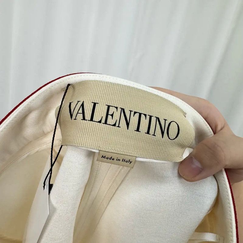 Valentino Valentino Summer White Wool Logo Shorts 0089 Size 27" / US 4 / IT 40 - 5 Thumbnail