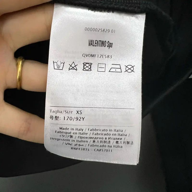 Valentino Valentino Black Logo Cotton Crop Sweatshirt 0089 Size XS / US 0-2 / IT 36-38 - 4 Thumbnail