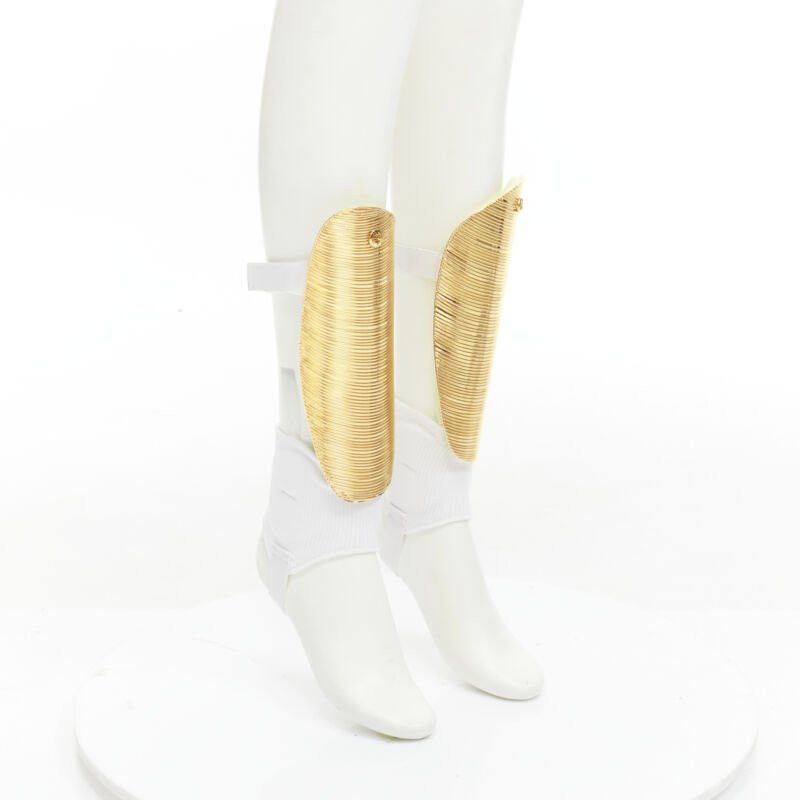 Gucci rare GUCCI Alessandro Michele 2019 Runway GG logo gold padded shin guards socks Size ONE SIZE - 3 Thumbnail