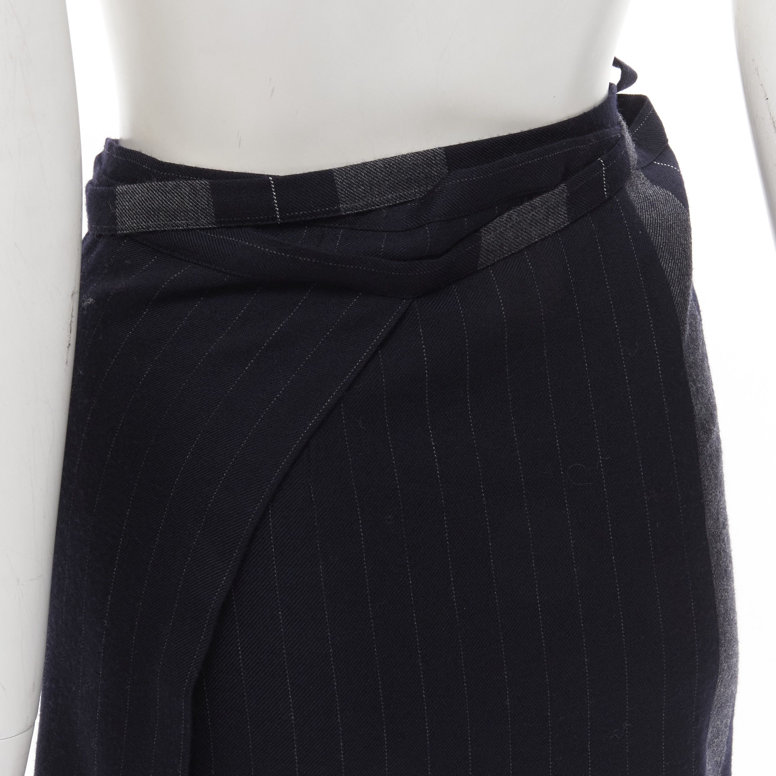 Comme des Garcons COMME DES GARCONS 2003 100% wool black pinstripe plaid bow wrap kilt skirt Size 26" / US 2 / IT 38 - 8 Thumbnail