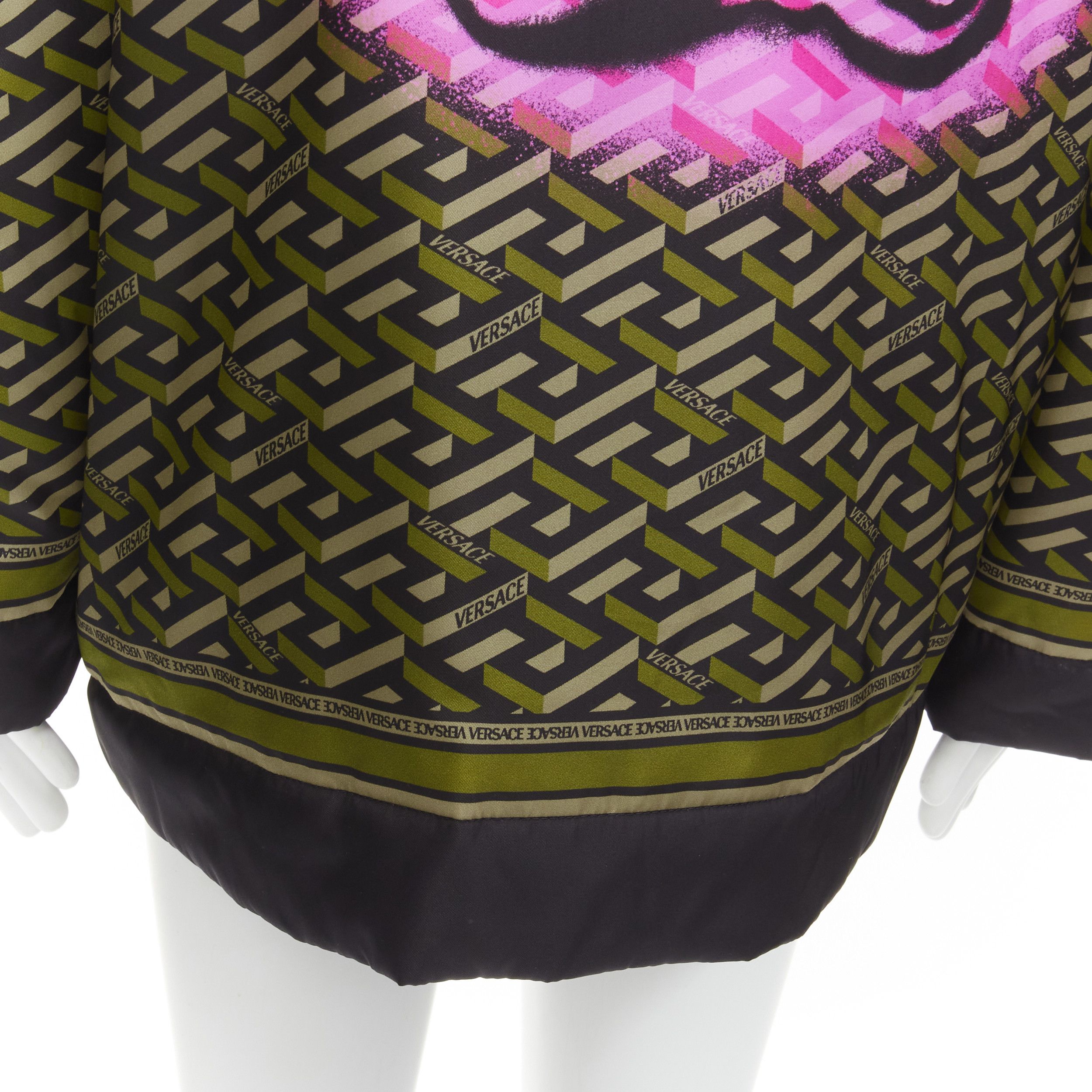 Versace new VERSACE 2021 Runway La Greca Graffiti Medusa Smiley green padded coat IT50 M Size US L / EU 52-54 / 3 - 9 Thumbnail