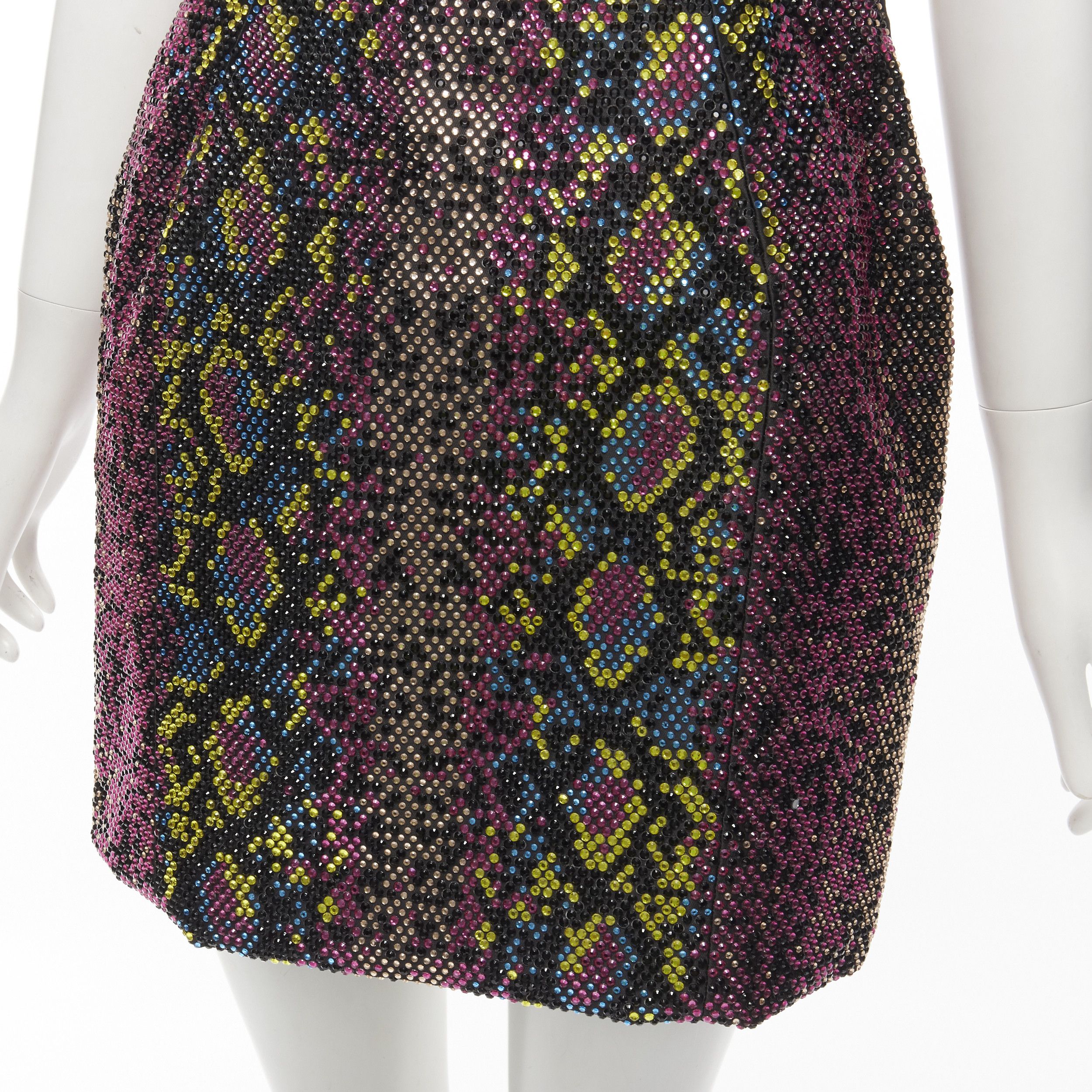 Versace new VERSACE 2021 Runway pink scaled crystal encrusted strapless dress IT40 S Size S / US 4 / IT 40 - 7 Thumbnail