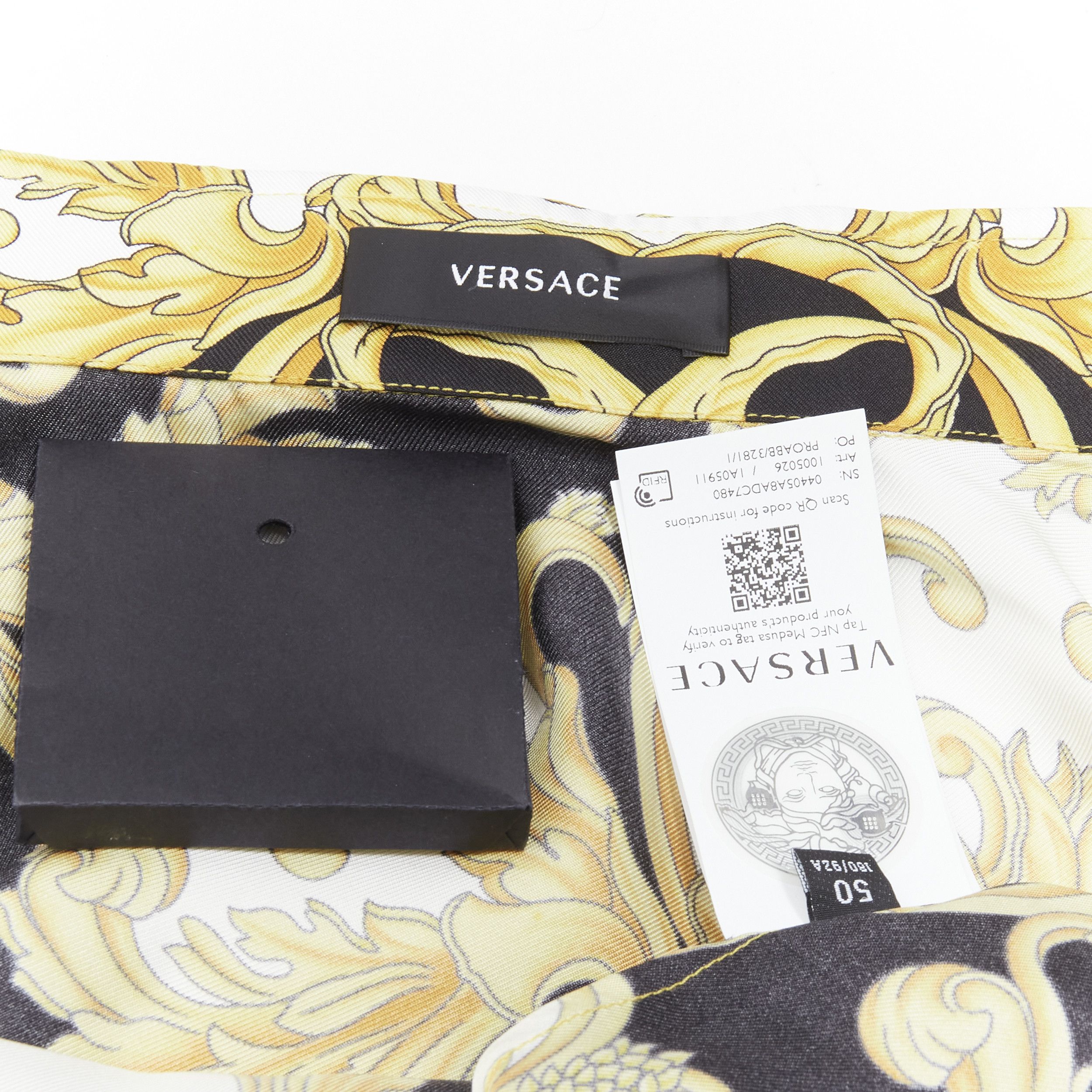 Versace new VERSACE 2022 Renaissance Barocco 100% silk gold signature shirt IT50 L Size L / US 10 / IT 46 - 9 Thumbnail
