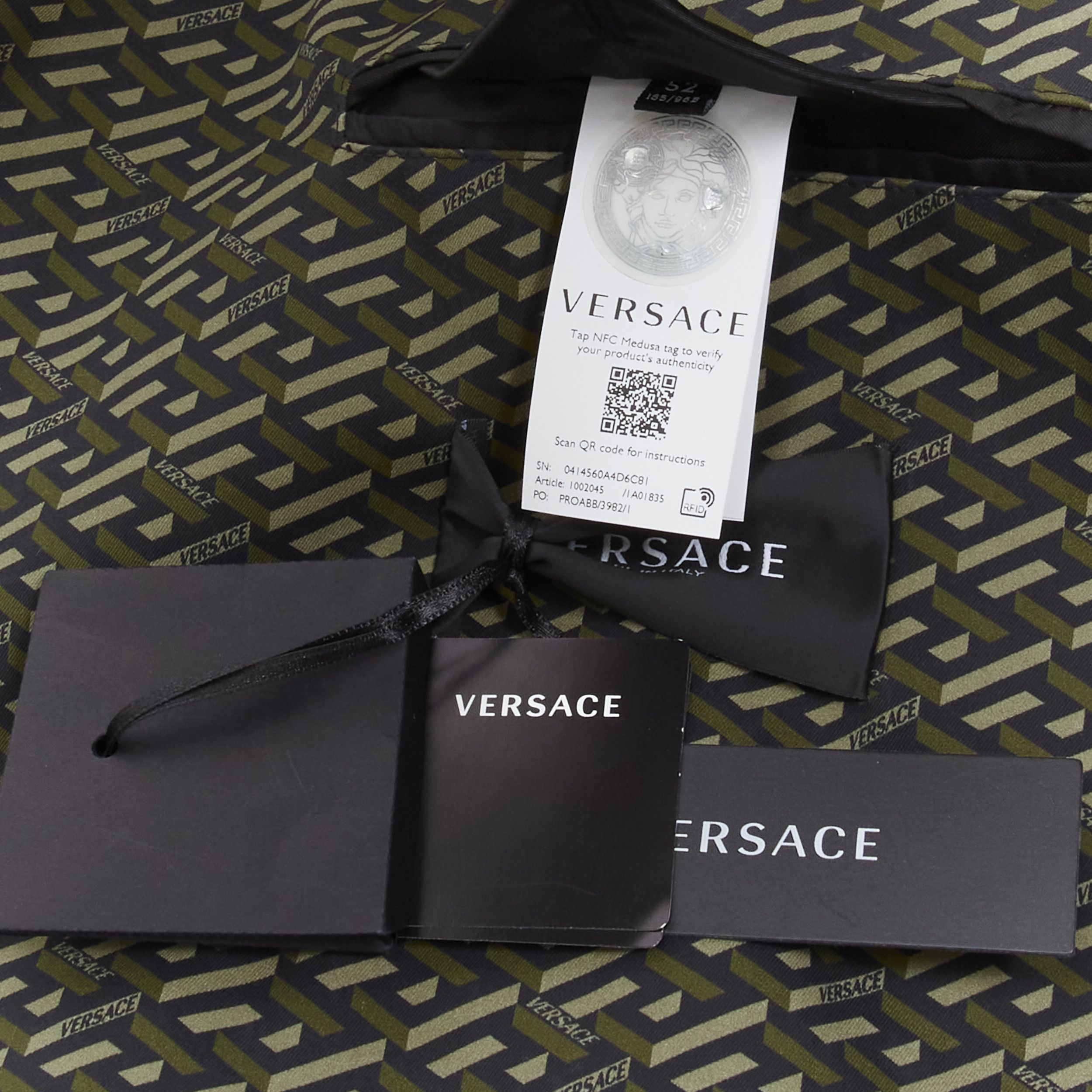 Versace VERSACE 2021 La Greca green graphic leather Medusa Mac trench coat IT52 XL Size US XL / EU 56 / 4 - 11 Thumbnail