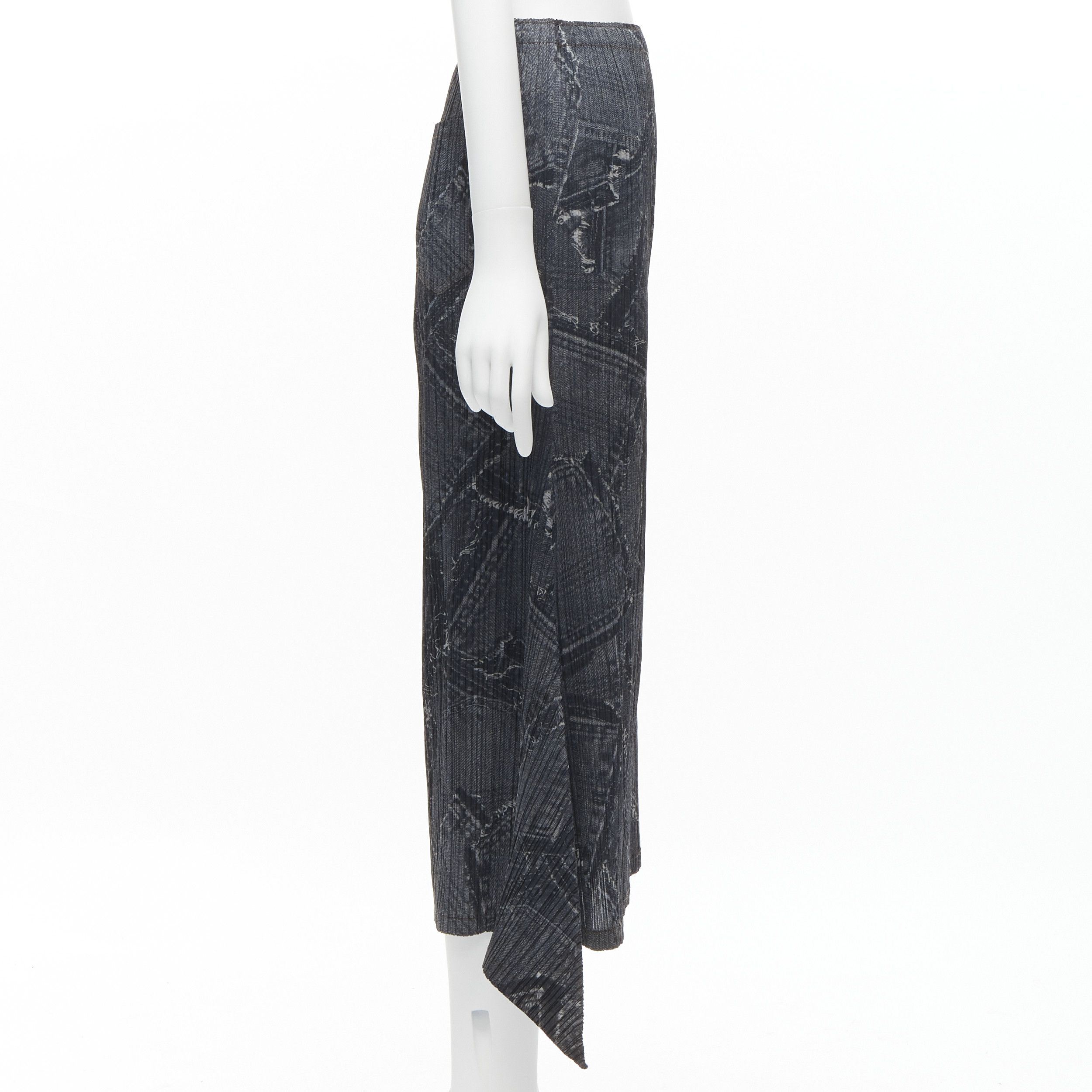 Issey Miyake ISSEY MIYAKE PLEATS PLEASE dark blue denim patchwork print pleated skirt JP2 M Size 28" / US 6 / IT 42 - 4 Thumbnail