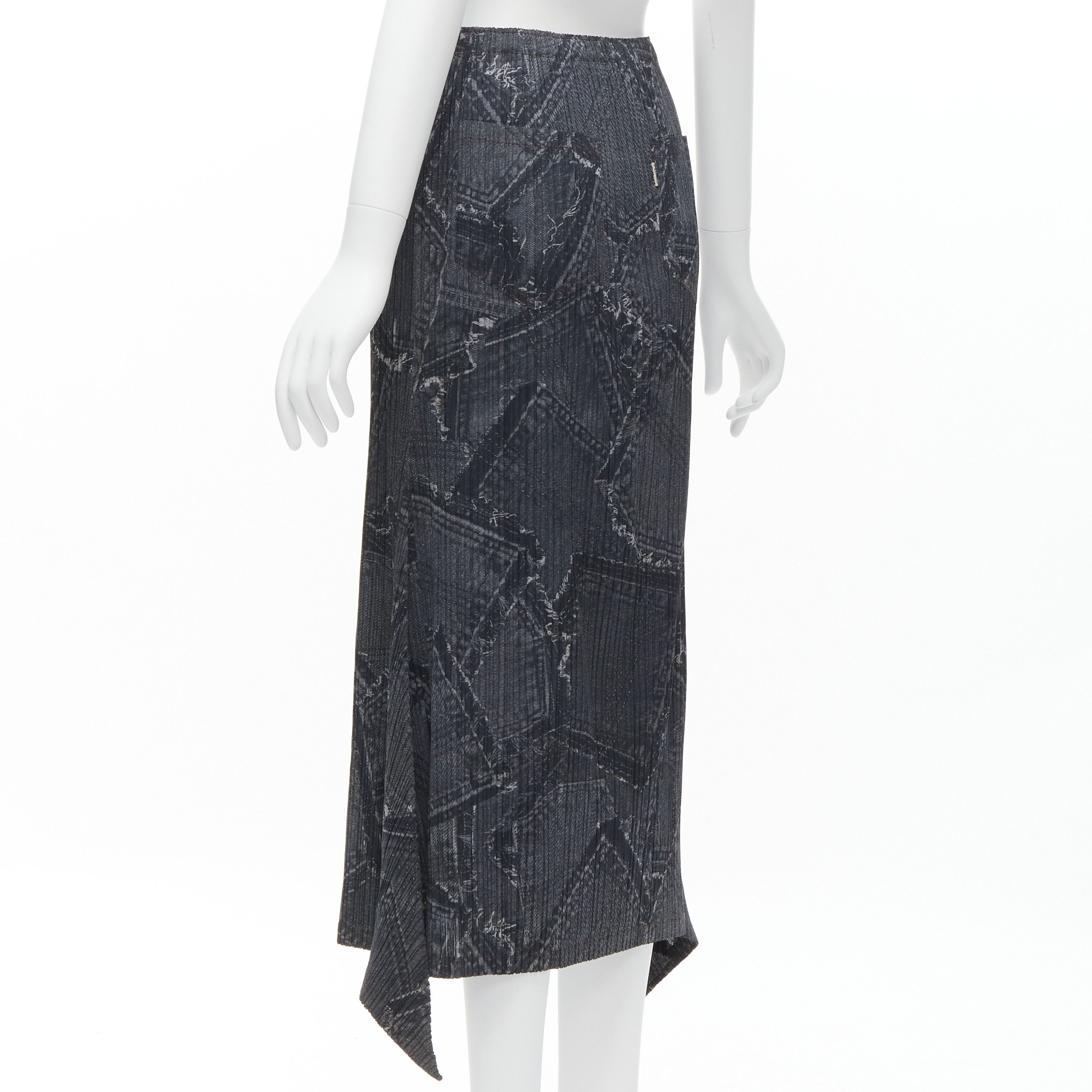 Issey Miyake ISSEY MIYAKE PLEATS PLEASE dark blue denim patchwork print pleated skirt JP2 M Size 28" / US 6 / IT 42 - 6 Thumbnail
