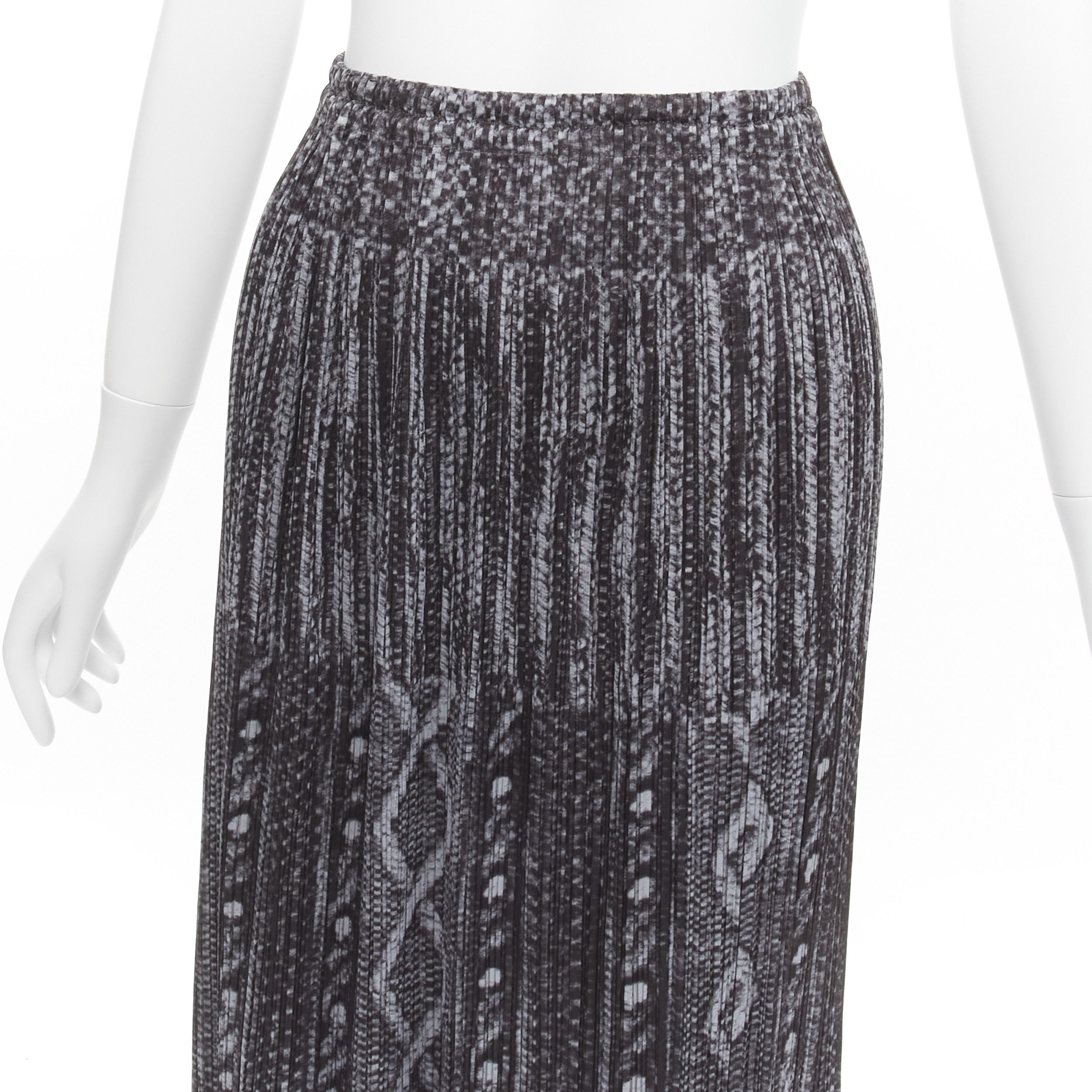 Issey Miyake ISSEY MIYAKE PLEATS PLEASE grey black cable knit print pleated midi skirt JP2 M Size 28" / US 6 / IT 42 - 6 Thumbnail