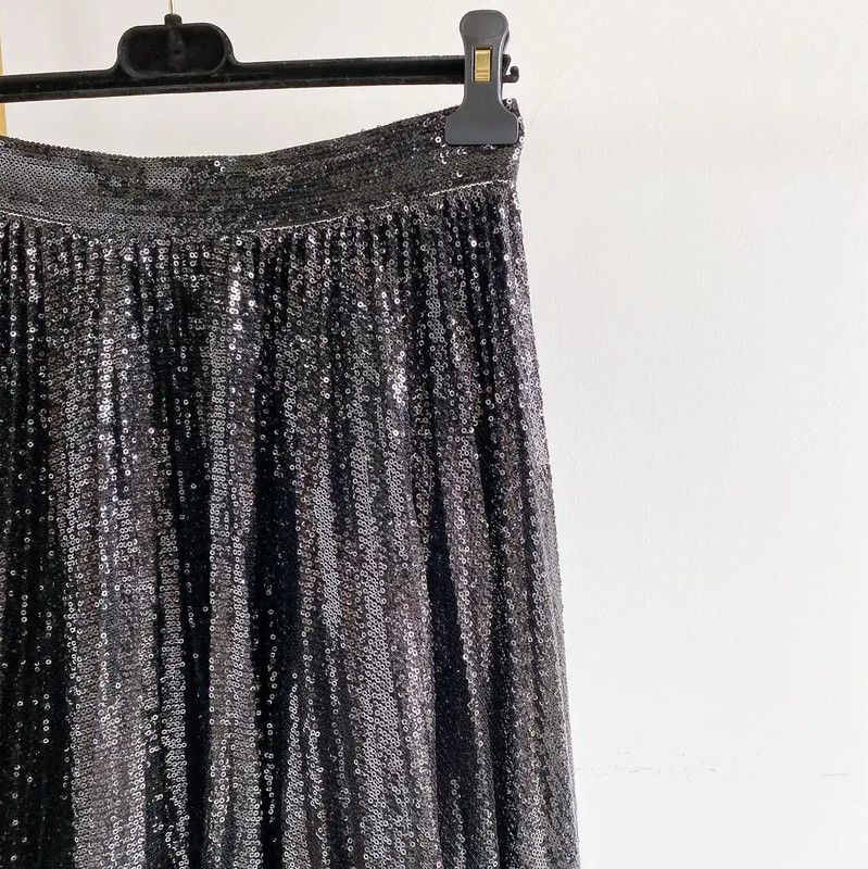 Valentino Black Mid-Length Pleated Skirt 0089
