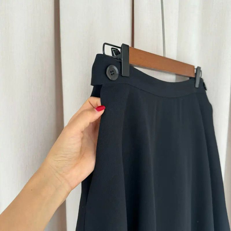 Yohji Yamamoto Yohji Yamamoto Black Wool Midi Skirt 0089 Size 27" / US 4 / IT 40 - 7 Thumbnail