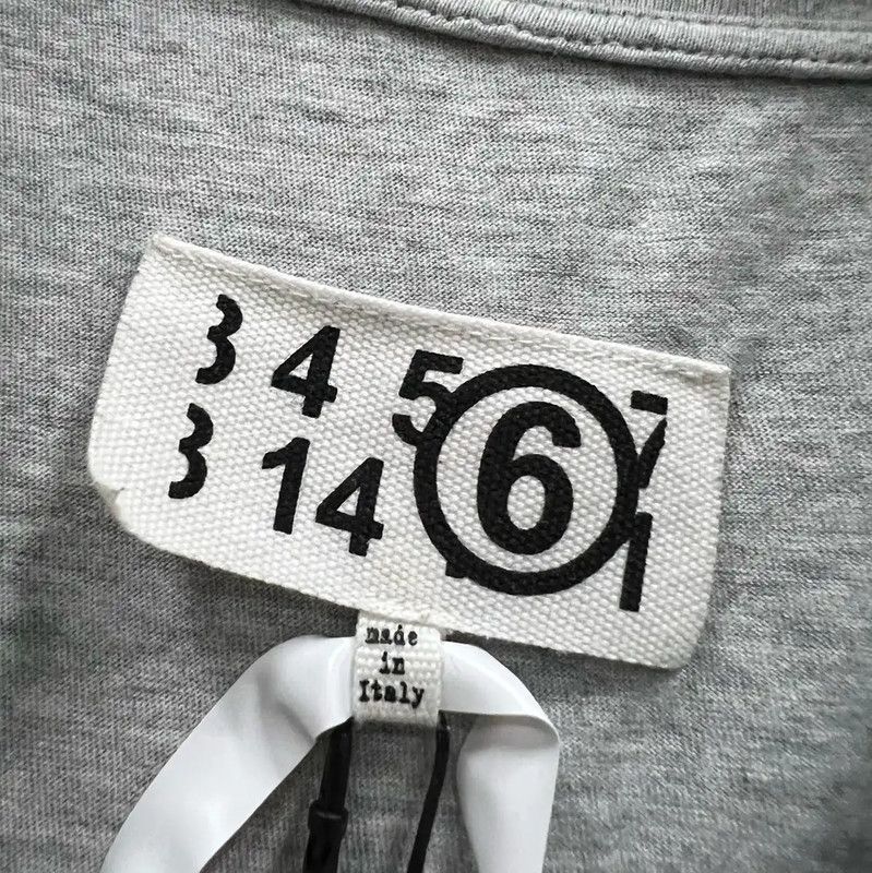 Maison Margiela Maison Margiela Gray Logo Short Sleeve T-Shirt 0089 Size S / US 4 / IT 40 - 2 Thumbnail