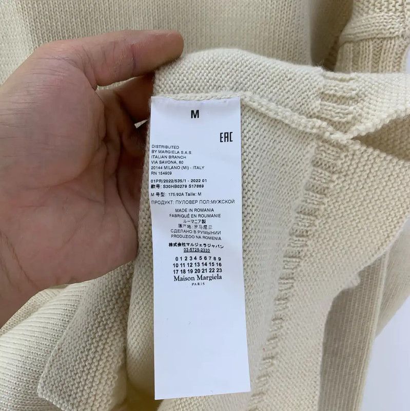 Maison Margiela Maison Margiela Women's Cream Wool Pullover Sweater 0089 Size M / US 6-8 / IT 42-44 - 4 Thumbnail