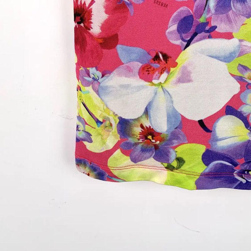 Versace Versace Floral Print Women's T-Shirt 0089 Size M / US 6-8 / IT 42-44 - 4 Thumbnail