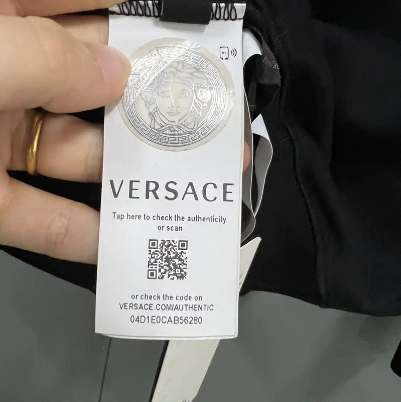 Versace Versace Black Cotton Long Sleeve Crop Sweatshirt 0089 Size S / US 4 / IT 40 - 4 Thumbnail