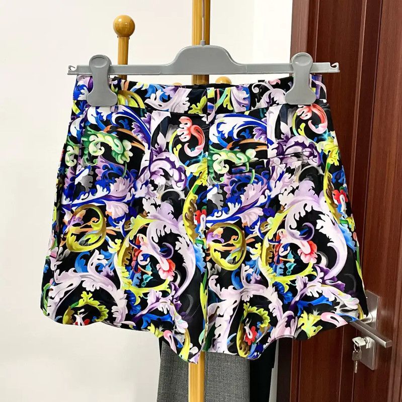 Versace Versace Colorful Silk Women's Shorts 0089 Size 26" / US 2 / IT 38 - 4 Thumbnail