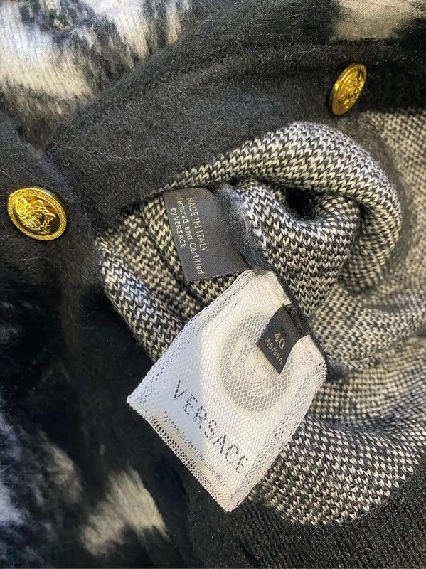 Versace Versace Black Wool Sweater for Women 0089 Size M / US 6-8 / IT 42-44 - 9 Thumbnail