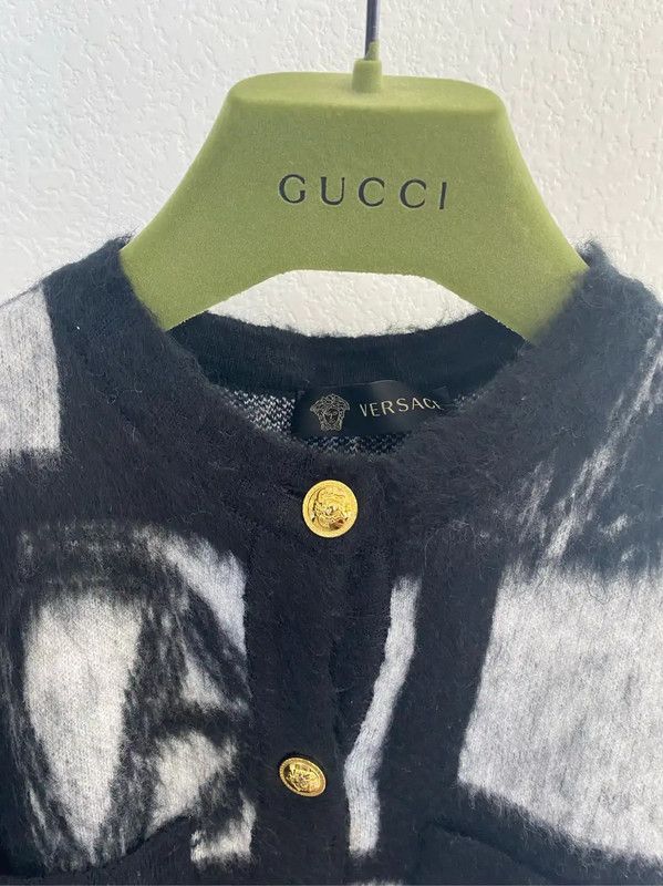 Versace Versace Black Wool Sweater for Women 0089 Size M / US 6-8 / IT 42-44 - 5 Thumbnail