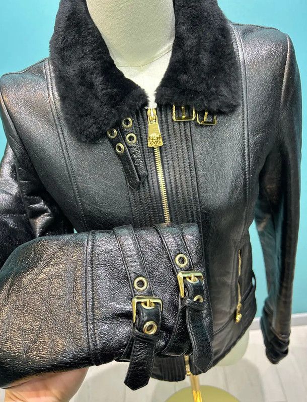Versace Versace Black Leather Jacket with Faux Fur Collar 0089 Size M / US 6-8 / IT 42-44 - 5 Thumbnail