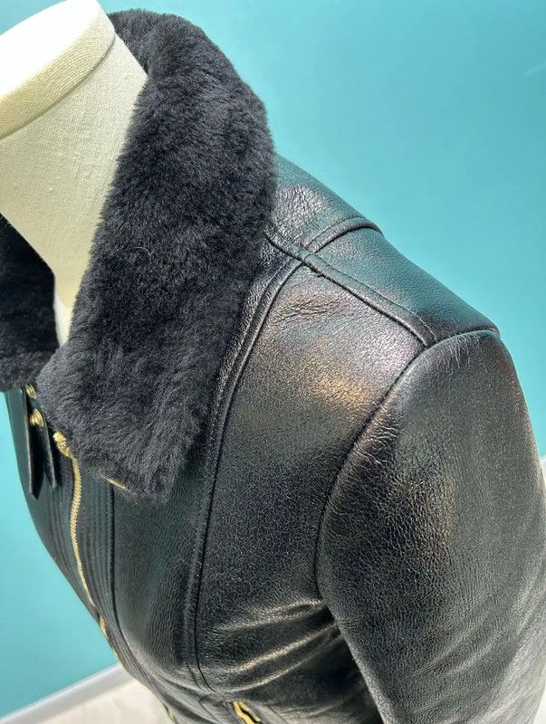 Versace Versace Black Leather Jacket with Faux Fur Collar 0089 Size M / US 6-8 / IT 42-44 - 3 Thumbnail