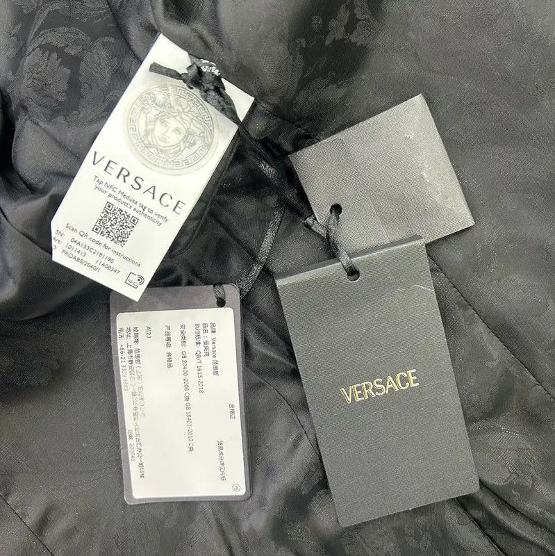 Versace Versace Black Leather Medusa Collar Women's Jacket 0089 Size S / US 4 / IT 40 - 8 Thumbnail