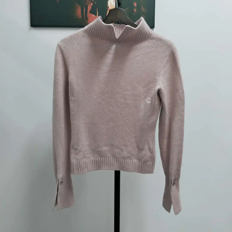 Chanel Chanel Pink Long Sleeve Sweater for Women 0089 Size M / US 6-8 / IT 42-44 - 2 Thumbnail