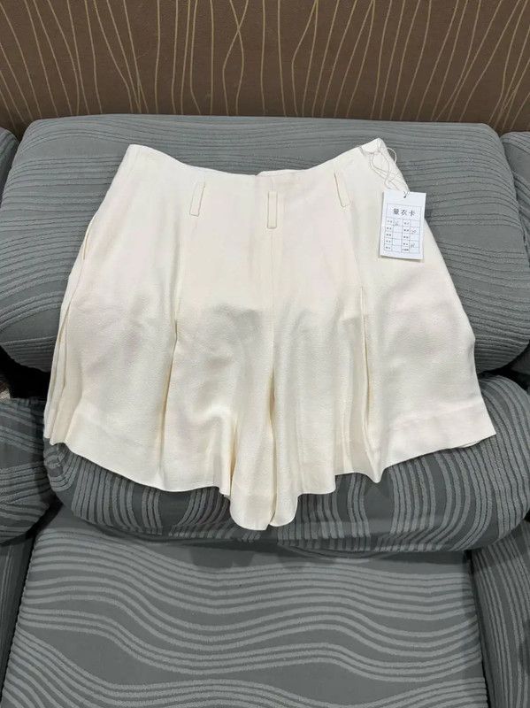 Chanel Chanel Ivory Silk Women's Shorts 0089 Size 23" - 2 Thumbnail