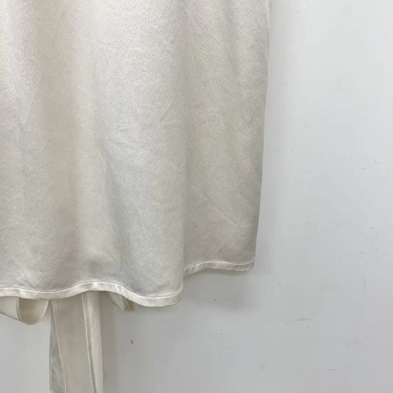 Chanel Chanel White Silk Women's Blouse Size XS 0089 Size XS / US 0-2 / IT 36-38 - 4 Thumbnail