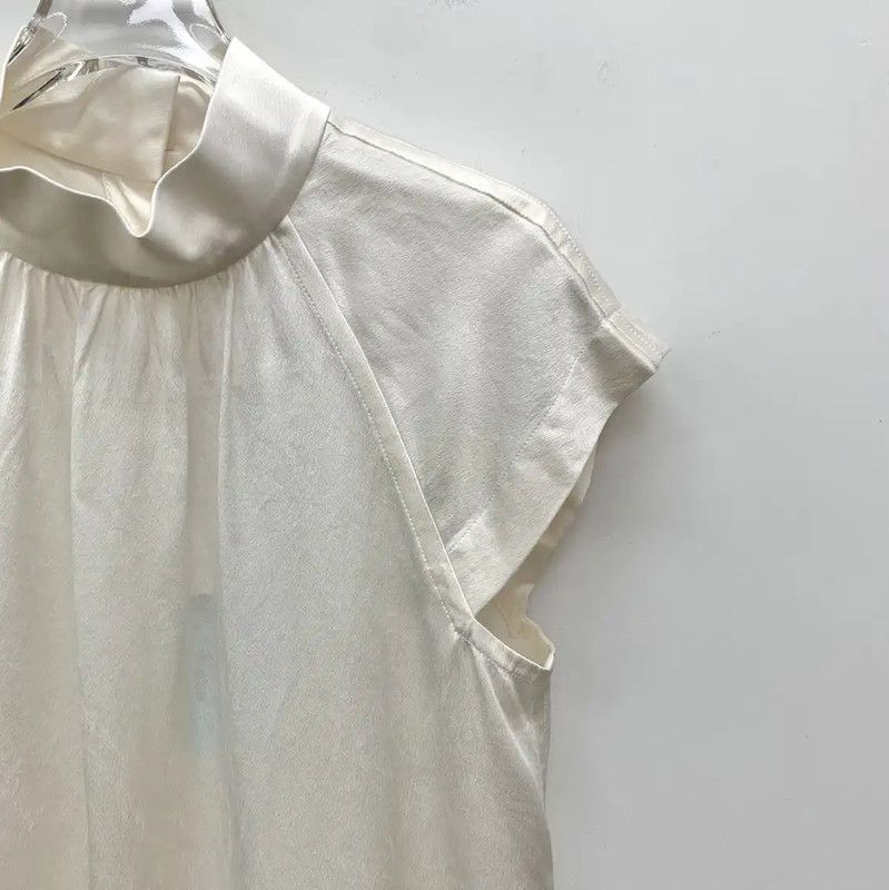 Chanel Chanel White Silk Women's Blouse Size XS 0089 Size XS / US 0-2 / IT 36-38 - 3 Thumbnail
