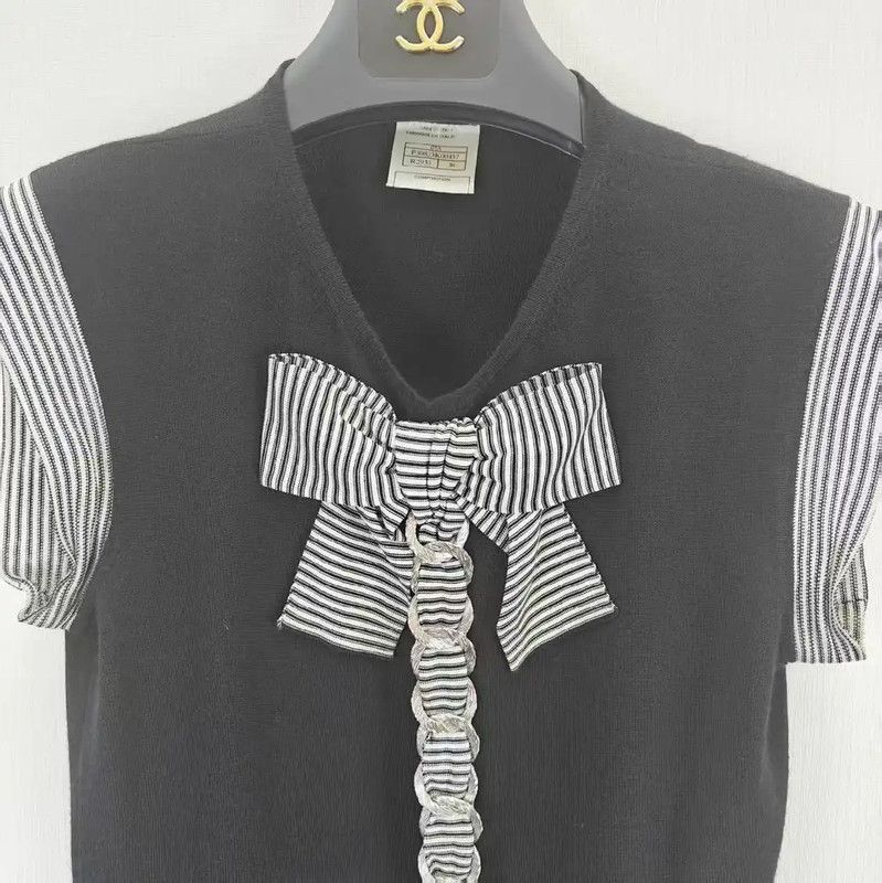 Chanel Chanel Black Wool Blend Sleeveless Cardigan 0089 Size M / US 6-8 / IT 42-44 - 6 Thumbnail