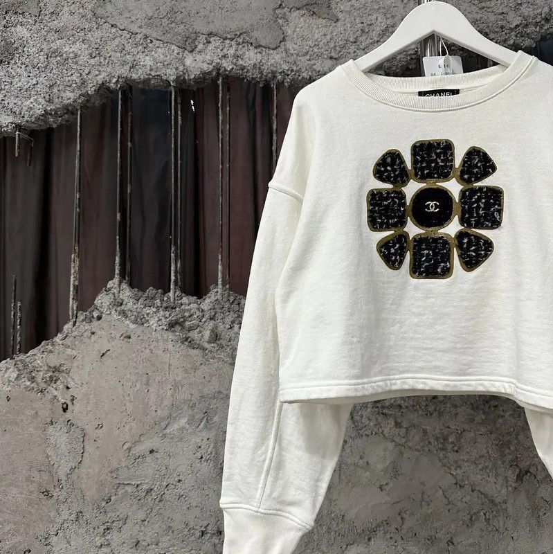 Chanel Chanel Cropped White Long Sleeve Sweatshirt 0089 Size S / US 4 / IT 40 - 3 Thumbnail