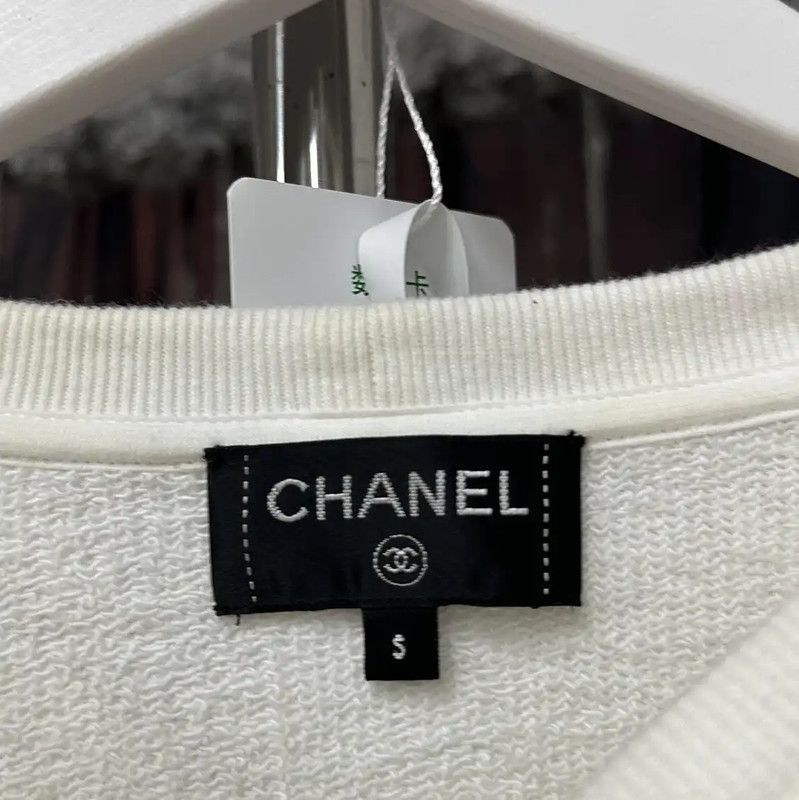 Chanel Chanel Cropped White Long Sleeve Sweatshirt 0089 Size S / US 4 / IT 40 - 7 Thumbnail