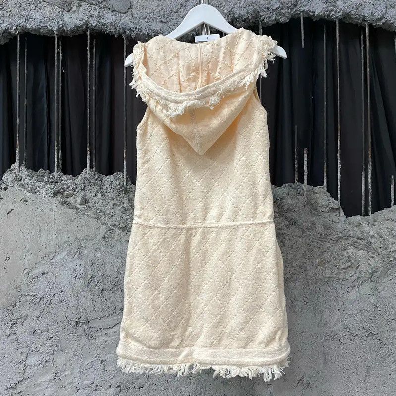 Chanel Chanel Summer Sleeveless Dress in Beige 0089 Size ONE SIZE - 2 Thumbnail