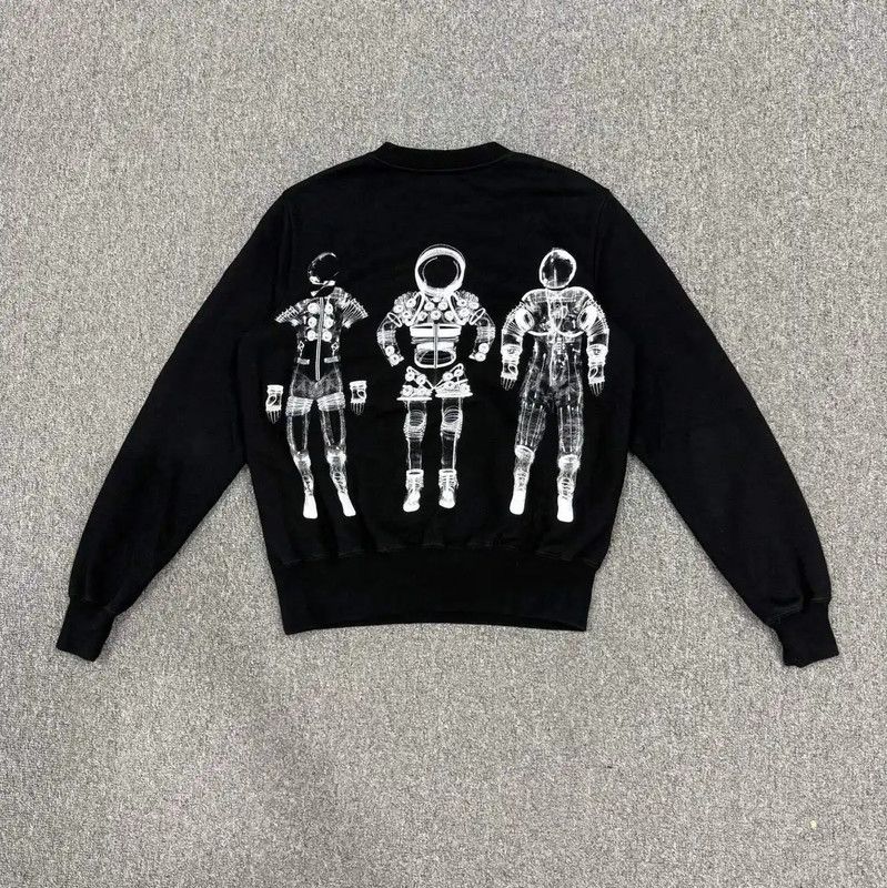 Chanel Chanel Black Cotton Women's Sweatshirt with Astronauts 0089 Size XS / US 0-2 / IT 36-38 - 2 Thumbnail